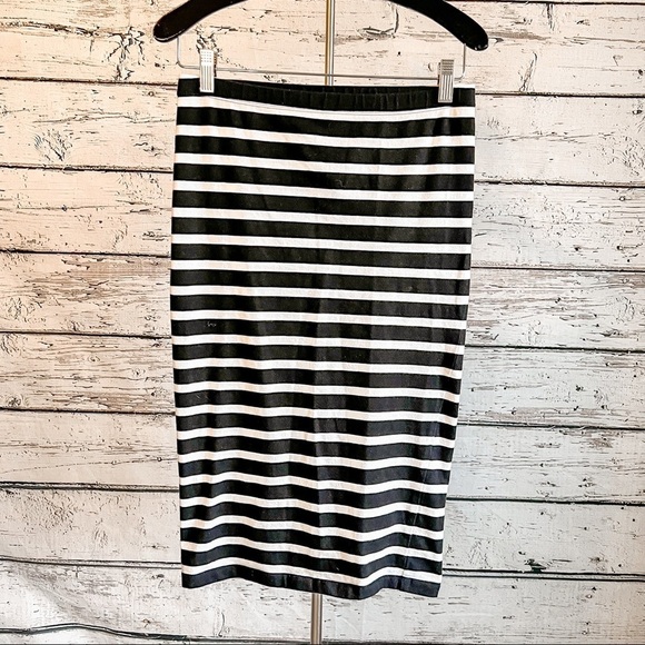 Express striped skirt - Picture 2 of 3